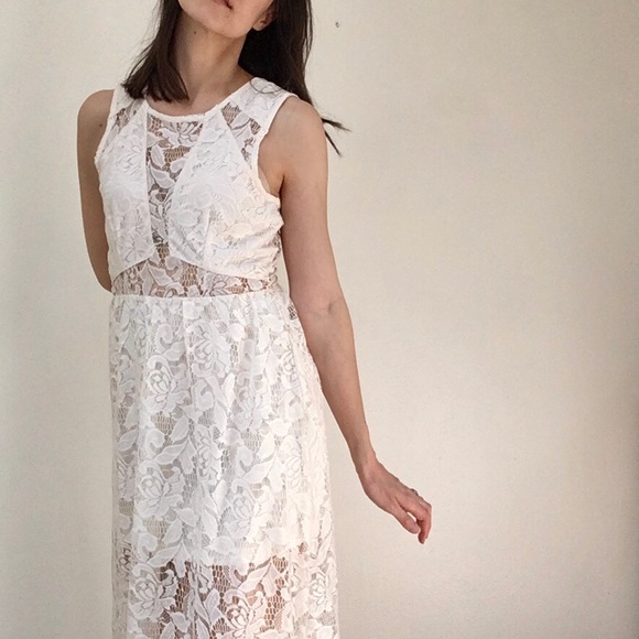 Cream lace dress - Picture 6 of 14